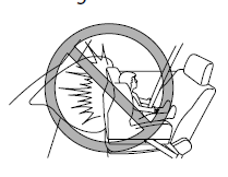 Ne pas s'asseoir trop près des coussins d'air du conducteur et du